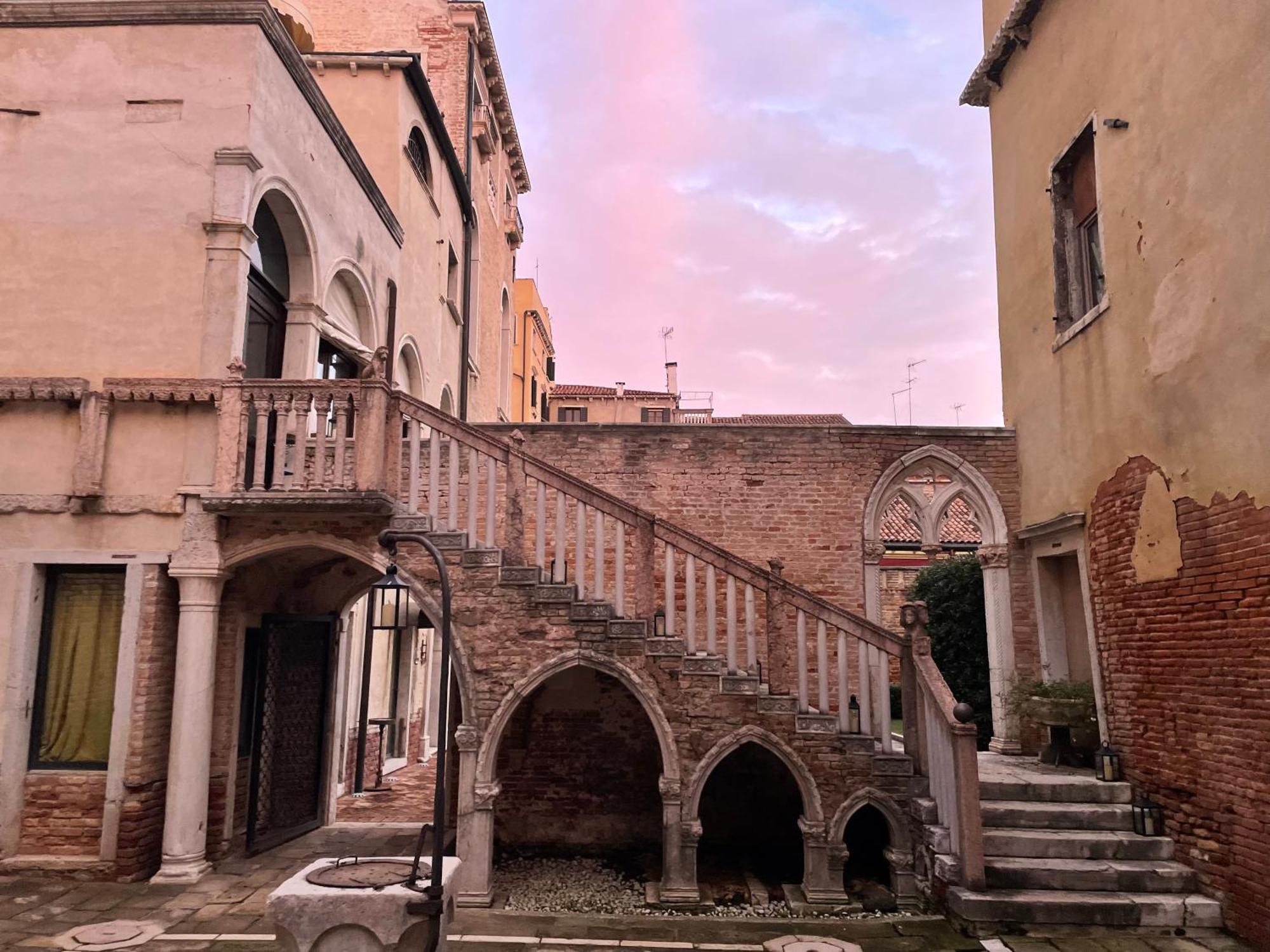 Palazzo Contarini Della Porta Di Ferro Aparthotel Venice Exterior photo